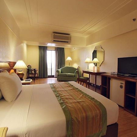 Atrium Hotel Pasay Ngoại thất bức ảnh