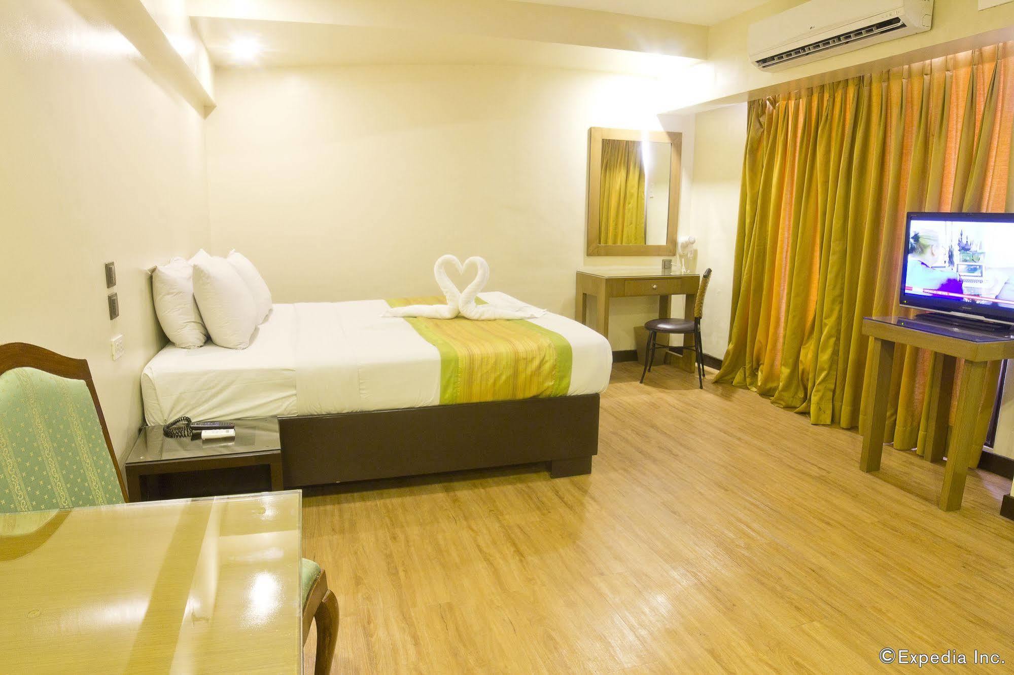 Atrium Hotel Pasay Ngoại thất bức ảnh