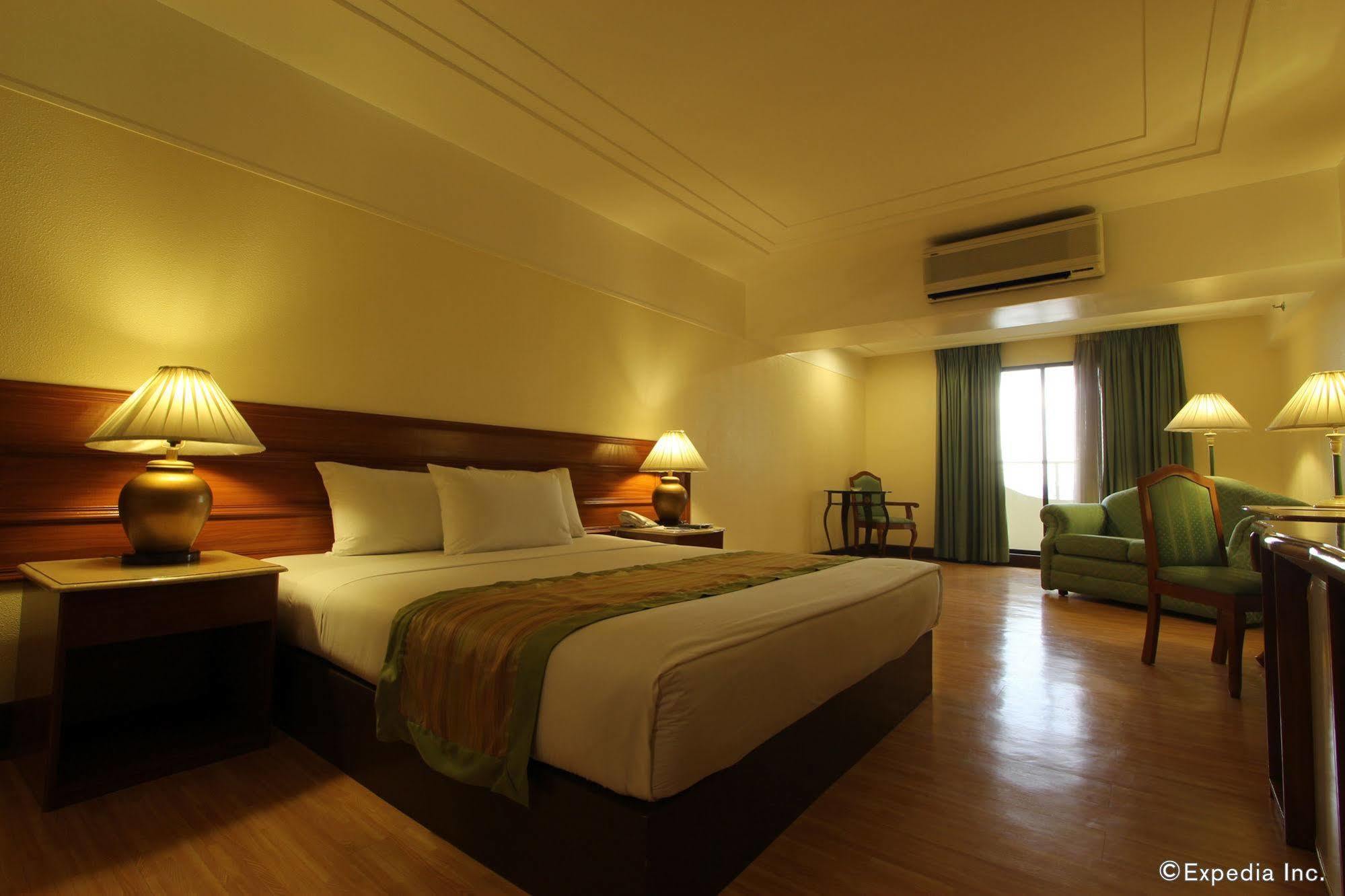 Atrium Hotel Pasay Ngoại thất bức ảnh