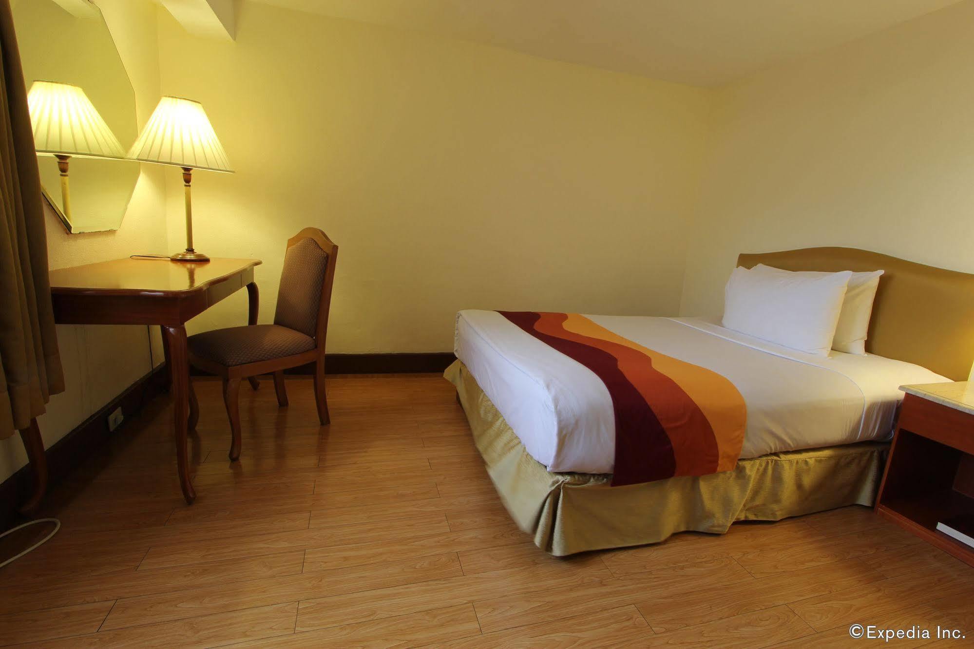 Atrium Hotel Pasay Ngoại thất bức ảnh