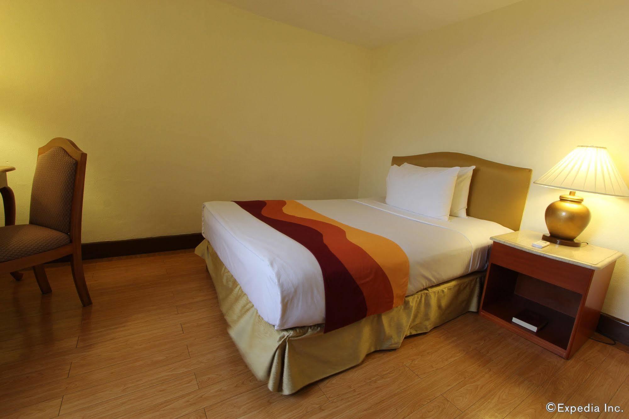 Atrium Hotel Pasay Ngoại thất bức ảnh