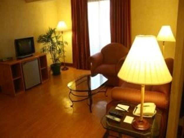 Atrium Hotel Pasay Ngoại thất bức ảnh