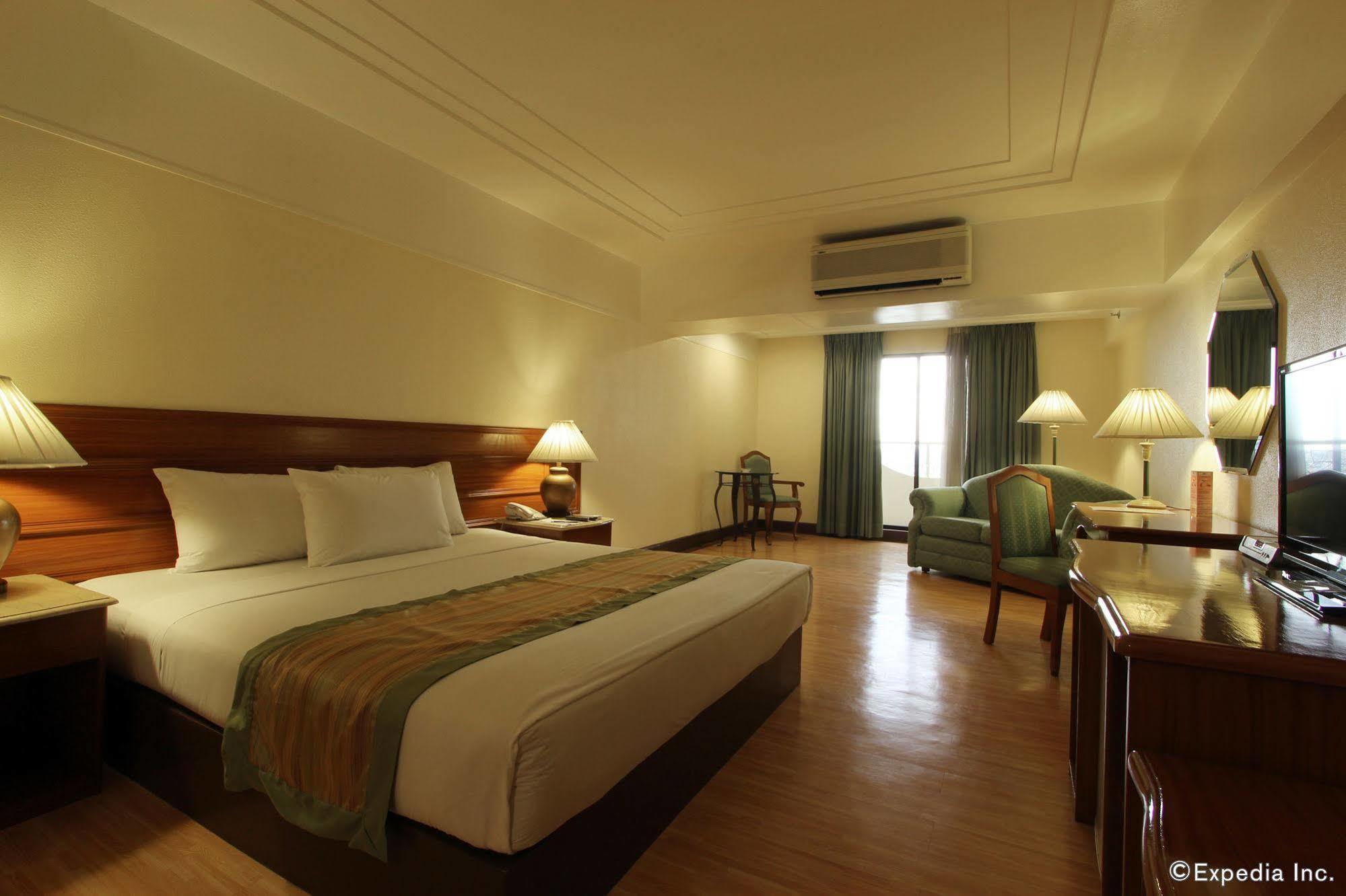 Atrium Hotel Pasay Ngoại thất bức ảnh